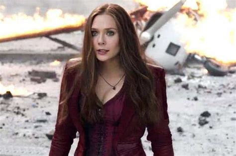 sexy elizabeth olsen|Elizabeth Olsen Wishes Her Avengers Costume Was a Little。